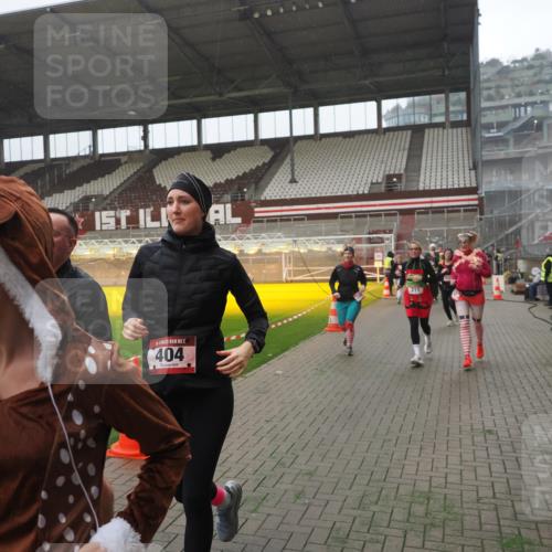 07.12.2025 - St. Pauli X-Mass-Run No. 15 Fabian Wolf http://msf.ph/oto/9394542 07.12.2025 10:25:41 Ziel 50, 129, 211, 369, 374, 387, 398, 404, 1069, 2041, 2104, 2149, 2215, 2680, 3742, 3779, 4162, 4164, 4202, 4372, 4373, 4501 meine-sportfotos.de