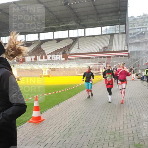 07.12.2025 - St. Pauli X-Mass-Run No. 15 Fabian Wolf http://msf.ph/oto/9394544 07.12.2025 10:25:42 Ziel 50, 129, 211, 369, 374, 387, 398, 404, 1069, 2041, 2104, 2106, 2149, 2191, 2215, 2680, 3742, 3779, 4162, 4164, 4202, 4372, 4373, 4501 meine-sportfotos.de