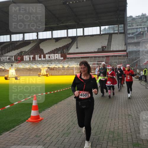 07.12.2025 - St. Pauli X-Mass-Run No. 15 Fabian Wolf http://msf.ph/oto/9394559 07.12.2025 10:25:45 Ziel 50, 129, 211, 369, 374, 387, 398, 404, 1069, 2041, 2104, 2106, 2149, 2191, 2215, 2680, 2896, 3742, 3779, 3918, 4162, 4164, 4202, 4372, 4373, 4501 meine-sportfotos.de