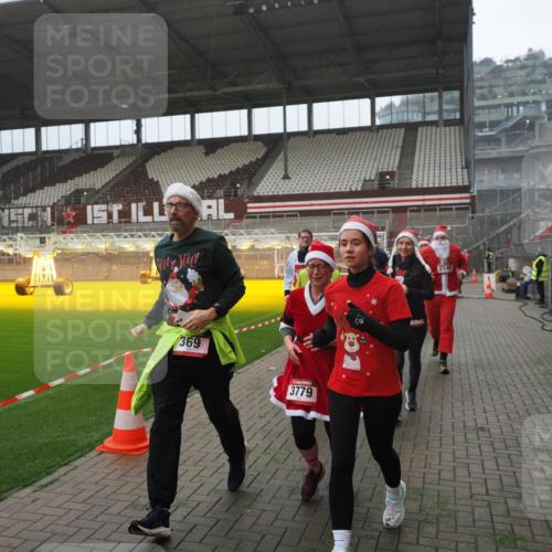 07.12.2025 - St. Pauli X-Mass-Run No. 15 Fabian Wolf http://msf.ph/oto/9394566 07.12.2025 10:25:47 Ziel 50, 129, 211, 369, 374, 387, 398, 404, 1069, 1227, 1538, 1586, 2041, 2104, 2106, 2149, 2191, 2215, 2896, 3742, 3779, 3910, 3918, 4162, 4164, 4202, 4300, 4301, 4372, 4373, 4501 meine-sportfotos.de
