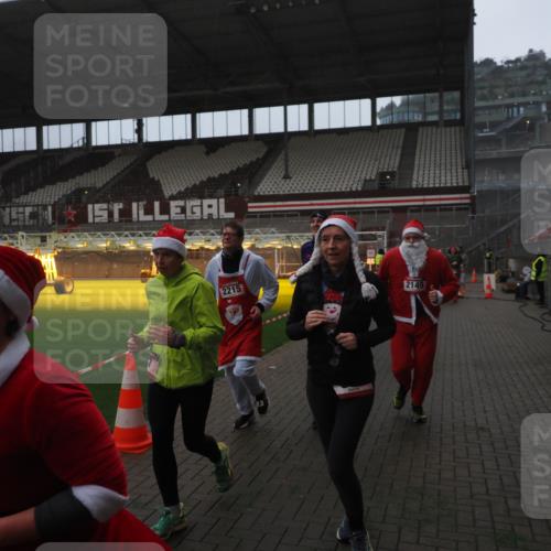 07.12.2025 - St. Pauli X-Mass-Run No. 15 Fabian Wolf http://msf.ph/oto/9394571 07.12.2025 10:25:48 Ziel 50, 129, 211, 369, 374, 387, 398, 404, 1069, 1227, 1538, 1581, 1586, 2041, 2104, 2106, 2149, 2191, 2215, 2896, 3742, 3779, 3910, 3918, 4162, 4164, 4202, 4300, 4301, 4501 meine-sportfotos.de