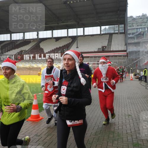 07.12.2025 - St. Pauli X-Mass-Run No. 15 Fabian Wolf http://msf.ph/oto/9394573 07.12.2025 10:25:49 Ziel 50, 129, 211, 369, 374, 387, 398, 404, 1069, 1227, 1538, 1581, 1586, 2041, 2104, 2106, 2149, 2191, 2215, 2896, 3742, 3779, 3910, 3918, 4162, 4164, 4202, 4300, 4301, 4501, 4775, 4782 meine-sportfotos.de