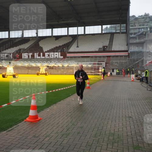 07.12.2025 - St. Pauli X-Mass-Run No. 15 Fabian Wolf http://msf.ph/oto/9394626 07.12.2025 10:26:02 Ziel 422, 1227, 1538, 1561, 1581, 1586, 2106, 2191, 2896, 3805, 3910, 3918, 4300, 4301, 4492, 4775, 4782 meine-sportfotos.de