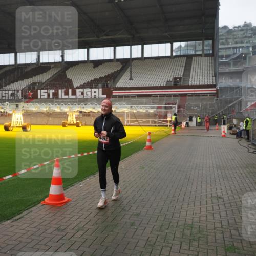 07.12.2025 - St. Pauli X-Mass-Run No. 15 Fabian Wolf http://msf.ph/oto/9394630 07.12.2025 10:26:03 Ziel 422, 1227, 1538, 1561, 1581, 1586, 2896, 3805, 3910, 3918, 4044, 4300, 4301, 4492, 4775, 4782 meine-sportfotos.de