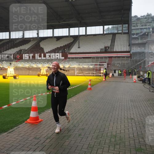 07.12.2025 - St. Pauli X-Mass-Run No. 15 Fabian Wolf http://msf.ph/oto/9394631 07.12.2025 10:26:03 Ziel 422, 1227, 1538, 1561, 1581, 1586, 2896, 3805, 3910, 3918, 4044, 4300, 4301, 4492, 4775, 4782 meine-sportfotos.de