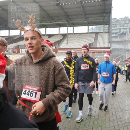 07.12.2025 - St. Pauli X-Mass-Run No. 15 Fabian Wolf http://msf.ph/oto/9394684 07.12.2025 10:26:29 Ziel 23, 28, 368, 1396, 1638, 1639, 2068, 2518, 2648, 2649, 2922, 3698, 3699, 4093, 4448, 4460, 4461, 4469, 4481, 4506, 4512, 4529, 4532, 4699, 4703, 4709, 5010 meine-sportfotos.de