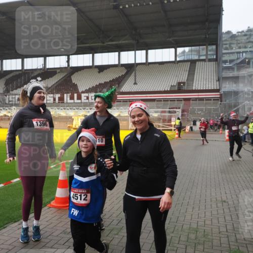 07.12.2025 - St. Pauli X-Mass-Run No. 15 Fabian Wolf http://msf.ph/oto/9394717 07.12.2025 10:26:36 Ziel 1396, 1638, 2068, 2518, 2648, 2649, 3792, 4448, 4460, 4461, 4469, 4481, 4506, 4512, 4699, 4703, 4709, 5010 meine-sportfotos.de