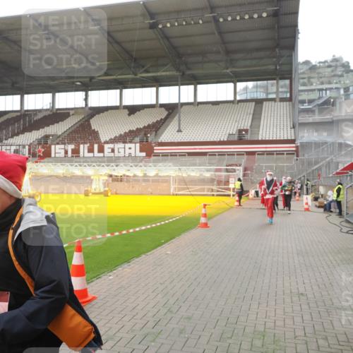 07.12.2025 - St. Pauli X-Mass-Run No. 15 Fabian Wolf http://msf.ph/oto/9394791 07.12.2025 10:27:02 Ziel 159, 1468, 1472, 3720, 3771, 3787, 4334, 4353, 4384 meine-sportfotos.de