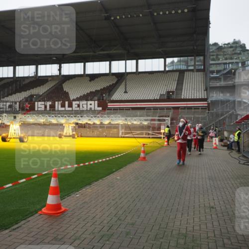 07.12.2025 - St. Pauli X-Mass-Run No. 15 Fabian Wolf http://msf.ph/oto/9394795 07.12.2025 10:27:03 Ziel 159, 1468, 1472, 3720, 4334, 4353, 4384 meine-sportfotos.de