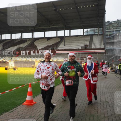 07.12.2025 - St. Pauli X-Mass-Run No. 15 Fabian Wolf http://msf.ph/oto/9394821 07.12.2025 10:27:08 Ziel 159, 1468, 1472, 1618, 3720, 4225, 4334, 4353, 4391, 4409, 4410 meine-sportfotos.de