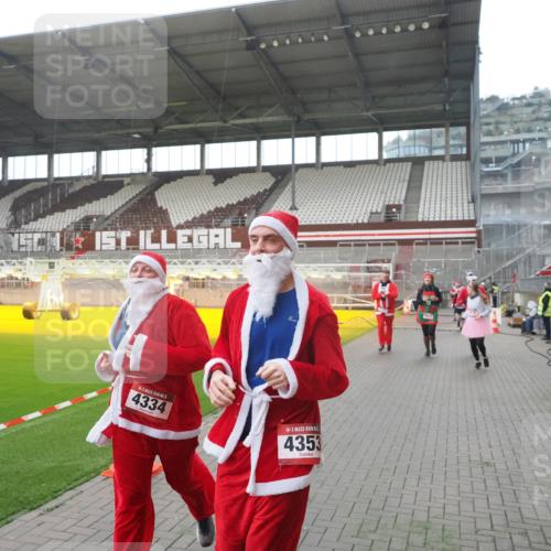 07.12.2025 - St. Pauli X-Mass-Run No. 15 Fabian Wolf http://msf.ph/oto/9394825 07.12.2025 10:27:09 Ziel 159, 1317, 1468, 1472, 1618, 3720, 4225, 4334, 4353, 4391, 4409, 4410 meine-sportfotos.de