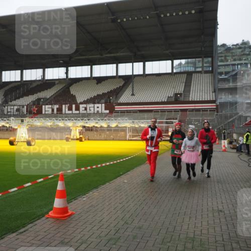 07.12.2025 - St. Pauli X-Mass-Run No. 15 Fabian Wolf http://msf.ph/oto/9394834 07.12.2025 10:27:11 Ziel 159, 1312, 1317, 1468, 1472, 1618, 3720, 4225, 4334, 4353, 4391, 4409, 4410 meine-sportfotos.de