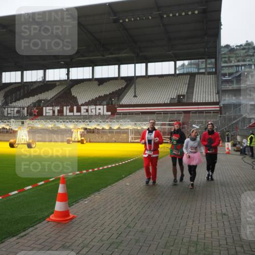 07.12.2025 - St. Pauli X-Mass-Run No. 15 Fabian Wolf http://msf.ph/oto/9394835 07.12.2025 10:27:11 Ziel 159, 1312, 1317, 1468, 1472, 1618, 3720, 4225, 4334, 4353, 4391, 4409, 4410 meine-sportfotos.de