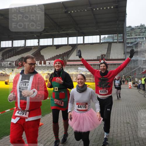 07.12.2025 - St. Pauli X-Mass-Run No. 15 Fabian Wolf http://msf.ph/oto/9394845 07.12.2025 10:27:14 Ziel 159, 1312, 1317, 1468, 1472, 1618, 3720, 4225, 4334, 4353, 4391, 4409, 4410 meine-sportfotos.de