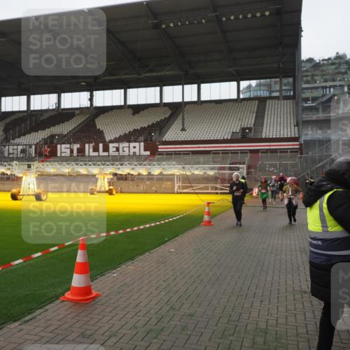 07.12.2025 - St. Pauli X-Mass-Run No. 15 Fabian Wolf http://msf.ph/oto/9394878 07.12.2025 10:27:22 Ziel 1312, 1317, 1618, 3571, 3714, 3715, 3722, 3723, 4225, 4391, 4409, 4410, 4435 meine-sportfotos.de