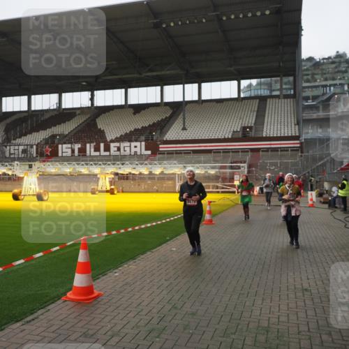 07.12.2025 - St. Pauli X-Mass-Run No. 15 Fabian Wolf http://msf.ph/oto/9394887 07.12.2025 10:27:24 Ziel 1312, 1317, 1618, 3571, 3714, 3715, 3722, 3723, 3793, 4225, 4391, 4409, 4410, 4435 meine-sportfotos.de