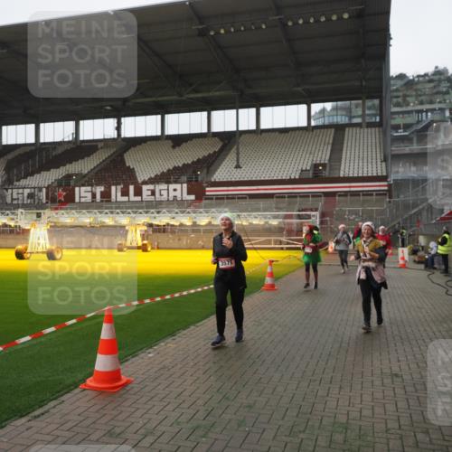 07.12.2025 - St. Pauli X-Mass-Run No. 15 Fabian Wolf http://msf.ph/oto/9394889 07.12.2025 10:27:24 Ziel 1312, 1317, 1618, 3571, 3714, 3715, 3722, 3723, 3793, 4225, 4391, 4409, 4410, 4435 meine-sportfotos.de