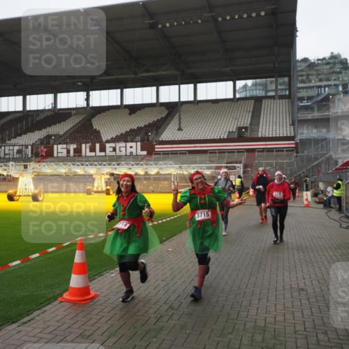 07.12.2025 - St. Pauli X-Mass-Run No. 15 Fabian Wolf http://msf.ph/oto/9394905 07.12.2025 10:27:27 Ziel 1312, 1317, 3571, 3714, 3715, 3722, 3723, 3793, 4225, 4435 meine-sportfotos.de