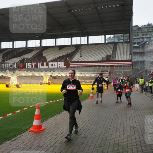 07.12.2025 - St. Pauli X-Mass-Run No. 15 Fabian Wolf http://msf.ph/oto/9394948 07.12.2025 10:27:38 Ziel 175, 2060, 2677, 3154, 3156, 3458, 3706, 3707, 3714, 3715, 3722, 3723, 3793, 4383, 4435, 4462, 4463, 4515, 4516 meine-sportfotos.de