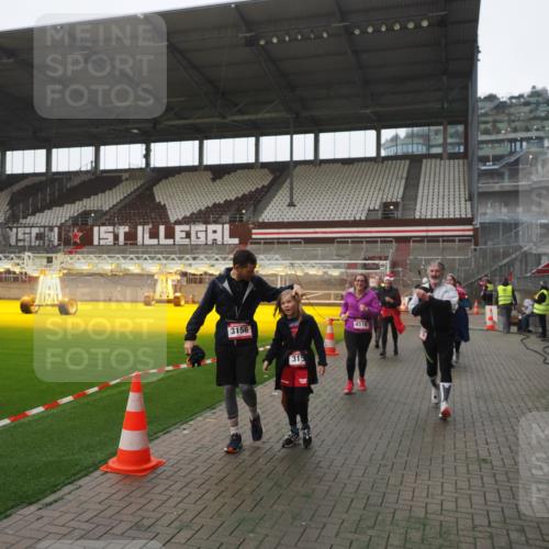 07.12.2025 - St. Pauli X-Mass-Run No. 15 Fabian Wolf http://msf.ph/oto/9394964 07.12.2025 10:27:42 Ziel 175, 2060, 2101, 2188, 2677, 3154, 3156, 3458, 3706, 3707, 3713, 3723, 3793, 4383, 4462, 4463, 4515, 4516 meine-sportfotos.de