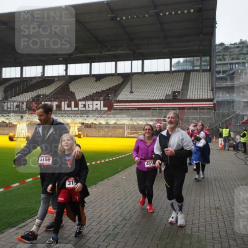 07.12.2025 - St. Pauli X-Mass-Run No. 15 Fabian Wolf http://msf.ph/oto/9394970 07.12.2025 10:27:43 Ziel 175, 2060, 2101, 2188, 2677, 3154, 3156, 3458, 3706, 3707, 3713, 3793, 4383, 4462, 4463, 4515, 4516 meine-sportfotos.de