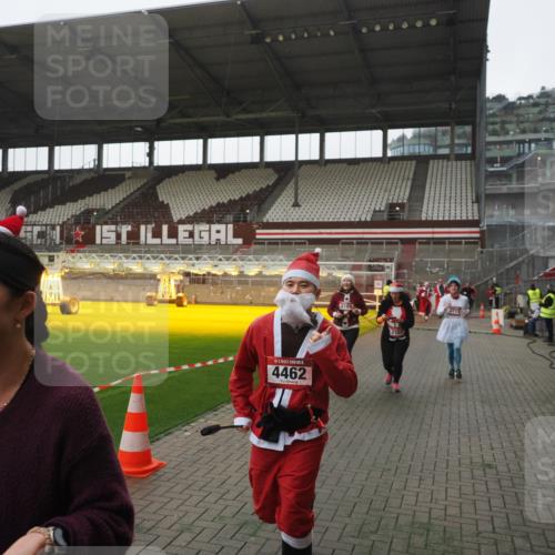 07.12.2025 - St. Pauli X-Mass-Run No. 15 Fabian Wolf http://msf.ph/oto/9394986 07.12.2025 10:27:47 Ziel 175, 2060, 2101, 2188, 2677, 3154, 3156, 3458, 3706, 3707, 3713, 4133, 4383, 4462, 4463, 4515, 4516 meine-sportfotos.de