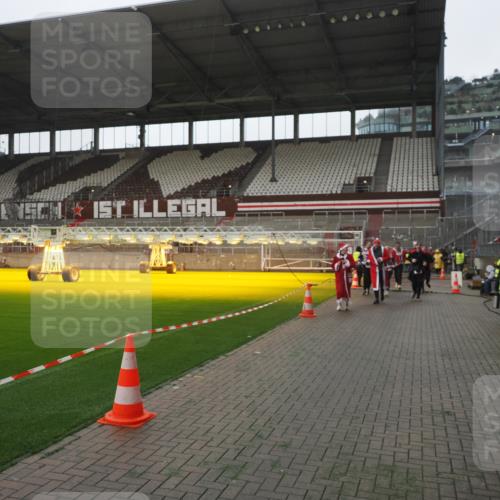 07.12.2025 - St. Pauli X-Mass-Run No. 15 Fabian Wolf http://msf.ph/oto/9395005 07.12.2025 10:27:52 Ziel 175, 1717, 2060, 2101, 2188, 3458, 3713, 4132, 4133, 4350, 4383, 4462, 4463, 4515, 4516, 4527, 4538, 4875 meine-sportfotos.de