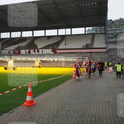 07.12.2025 - St. Pauli X-Mass-Run No. 15 Fabian Wolf http://msf.ph/oto/9395009 07.12.2025 10:27:54 Ziel 1717, 2060, 2101, 2188, 3458, 3713, 4132, 4133, 4350, 4383, 4453, 4454, 4462, 4463, 4515, 4516, 4527, 4538, 4875 meine-sportfotos.de
