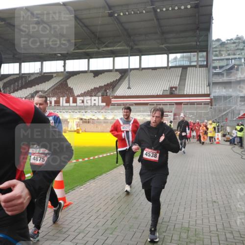 07.12.2025 - St. Pauli X-Mass-Run No. 15 Fabian Wolf http://msf.ph/oto/9395036 07.12.2025 10:27:59 Ziel 1717, 1742, 1745, 2101, 2188, 3412, 3713, 3730, 3879, 3881, 3883, 4065, 4132, 4133, 4189, 4350, 4453, 4454, 4527, 4538, 4700, 4708, 4875 meine-sportfotos.de