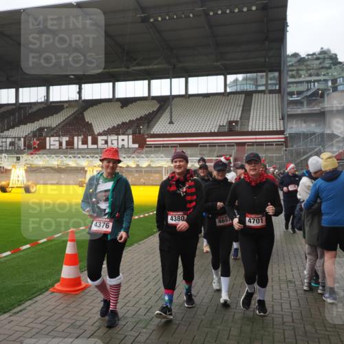 07.12.2025 - St. Pauli X-Mass-Run No. 15 Fabian Wolf http://msf.ph/oto/9395113 07.12.2025 10:28:18 Ziel 1507, 1742, 1745, 2526, 2723, 3395, 3412, 3413, 3454, 3472, 3727, 3729, 3730, 4064, 4065, 4159, 4160, 4245, 4344, 4376, 4380, 4697, 4698, 4700, 4701, 4702, 4704, 4706, 4707, 4708, 4710 meine-sportfotos.de