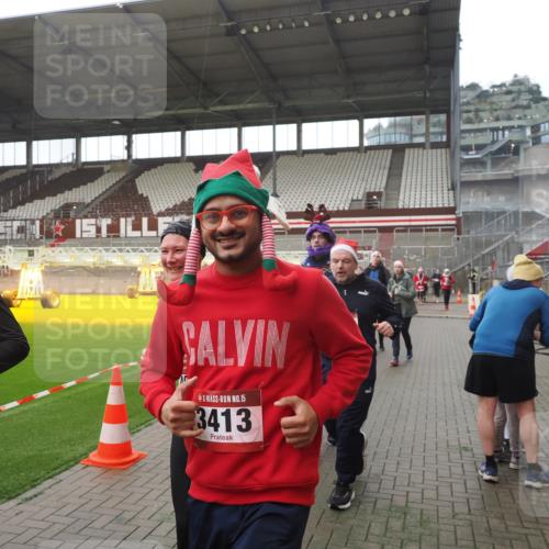 07.12.2025 - St. Pauli X-Mass-Run No. 15 Fabian Wolf http://msf.ph/oto/9395128 07.12.2025 10:28:21 Ziel 1507, 2526, 2723, 3395, 3413, 3454, 3472, 3727, 3729, 4159, 4160, 4245, 4355, 4376, 4380, 4388, 4697, 4698, 4701, 4702, 4704, 4706, 4707 meine-sportfotos.de