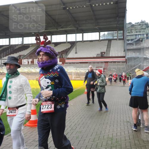 07.12.2025 - St. Pauli X-Mass-Run No. 15 Fabian Wolf http://msf.ph/oto/9395135 07.12.2025 10:28:22 Ziel 412, 2526, 2723, 3395, 3413, 3454, 3472, 3727, 4159, 4160, 4245, 4250, 4355, 4376, 4380, 4388, 4697, 4698, 4701, 4702, 4706, 4707 meine-sportfotos.de