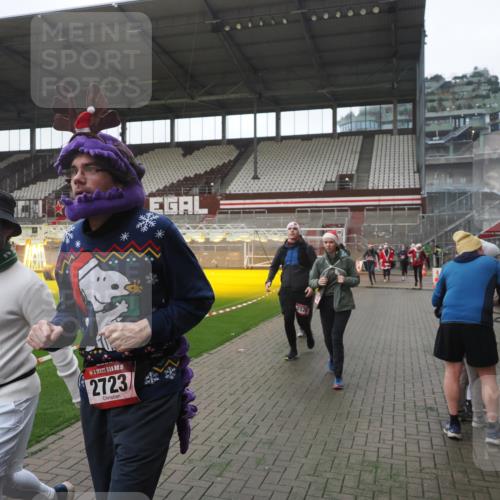 07.12.2025 - St. Pauli X-Mass-Run No. 15 Fabian Wolf http://msf.ph/oto/9395136 07.12.2025 10:28:23 Ziel 412, 2526, 2723, 3395, 3413, 3454, 3472, 4037, 4159, 4160, 4245, 4250, 4355, 4376, 4380, 4388, 4697, 4698, 4701, 4702, 4706, 4707 meine-sportfotos.de