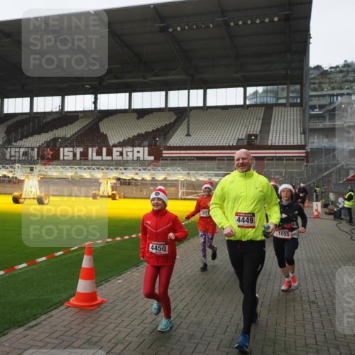07.12.2025 - St. Pauli X-Mass-Run No. 15 Fabian Wolf http://msf.ph/oto/9395206 07.12.2025 10:28:49 Ziel 1095, 1566, 2046, 2051, 2397, 4265, 4291, 4414, 4446, 4449, 4450, 4543, 4544 meine-sportfotos.de