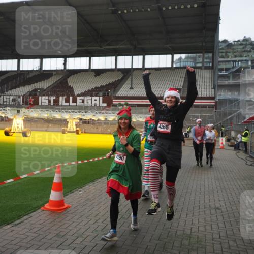 07.12.2025 - St. Pauli X-Mass-Run No. 15 Fabian Wolf http://msf.ph/oto/9395236 07.12.2025 10:28:57 Ziel 1095, 1308, 1330, 1566, 2046, 2051, 2397, 3669, 4073, 4265, 4291, 4414, 4446, 4449, 4450, 4543, 4544 meine-sportfotos.de
