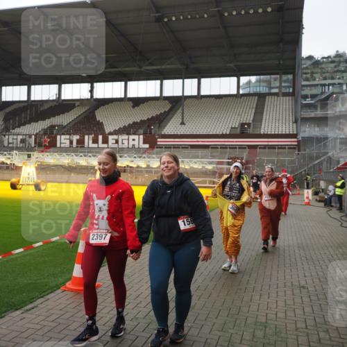 07.12.2025 - St. Pauli X-Mass-Run No. 15 Fabian Wolf http://msf.ph/oto/9395258 07.12.2025 10:29:03 Ziel 161, 165, 1308, 1330, 1566, 2397, 2874, 3669, 4073, 4265, 4291, 4414, 4446, 4543, 4544 meine-sportfotos.de