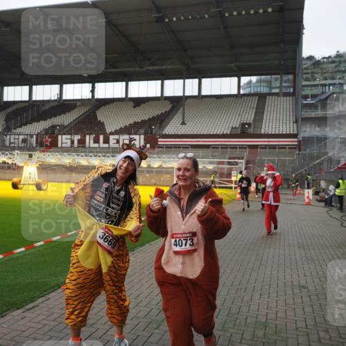 07.12.2025 - St. Pauli X-Mass-Run No. 15 Fabian Wolf http://msf.ph/oto/9395269 07.12.2025 10:29:05 Ziel 161, 165, 1308, 1330, 2874, 3299, 3669, 3938, 3942, 4073, 4265, 4291, 4543, 4544 meine-sportfotos.de