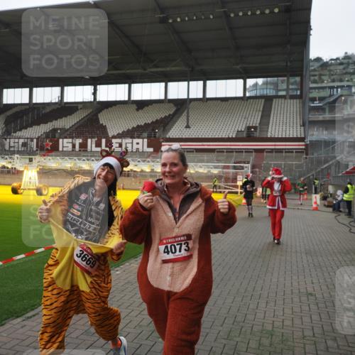 07.12.2025 - St. Pauli X-Mass-Run No. 15 Fabian Wolf http://msf.ph/oto/9395270 07.12.2025 10:29:05 Ziel 161, 165, 1308, 1330, 2874, 3299, 3669, 3938, 3942, 4073, 4265, 4291, 4543, 4544 meine-sportfotos.de