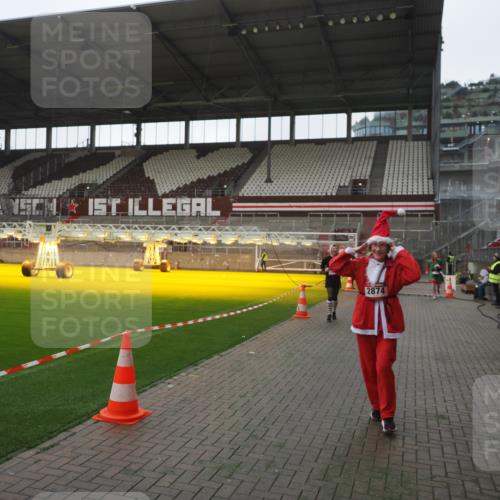 07.12.2025 - St. Pauli X-Mass-Run No. 15 Fabian Wolf http://msf.ph/oto/9395280 07.12.2025 10:29:07 Ziel 161, 165, 1308, 1330, 2874, 3299, 3669, 3938, 3942, 4073, 4265, 4291 meine-sportfotos.de