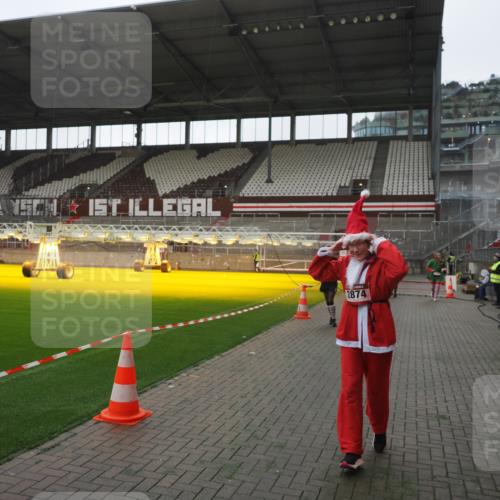 07.12.2025 - St. Pauli X-Mass-Run No. 15 Fabian Wolf http://msf.ph/oto/9395282 07.12.2025 10:29:08 Ziel 161, 165, 1308, 1330, 2874, 3299, 3669, 3938, 3942, 4073, 4265, 4291 meine-sportfotos.de