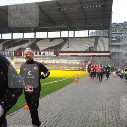 07.12.2025 - St. Pauli X-Mass-Run No. 15 Fabian Wolf http://msf.ph/oto/9395334 07.12.2025 10:29:26 Ziel 450, 458, 1039, 1373, 1548, 1550, 1677, 1842, 2001, 3080, 3115, 3470, 4007, 4009, 4264, 4266, 4293, 4296, 4440, 4531, 4695 meine-sportfotos.de