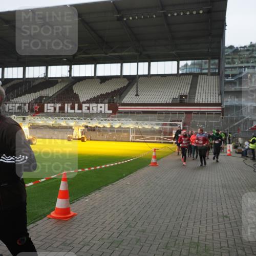 07.12.2025 - St. Pauli X-Mass-Run No. 15 Fabian Wolf http://msf.ph/oto/9395336 07.12.2025 10:29:26 Ziel 450, 458, 1039, 1373, 1548, 1550, 1677, 1842, 2001, 3080, 3115, 3470, 4007, 4009, 4264, 4266, 4293, 4296, 4440, 4531, 4695 meine-sportfotos.de