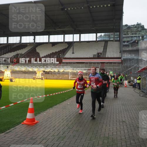 07.12.2025 - St. Pauli X-Mass-Run No. 15 Fabian Wolf http://msf.ph/oto/9395341 07.12.2025 10:29:29 Ziel 450, 458, 1039, 1373, 1548, 1550, 1677, 1842, 2001, 3080, 3115, 3470, 4007, 4009, 4126, 4264, 4266, 4293, 4296, 4440, 4531, 4695 meine-sportfotos.de