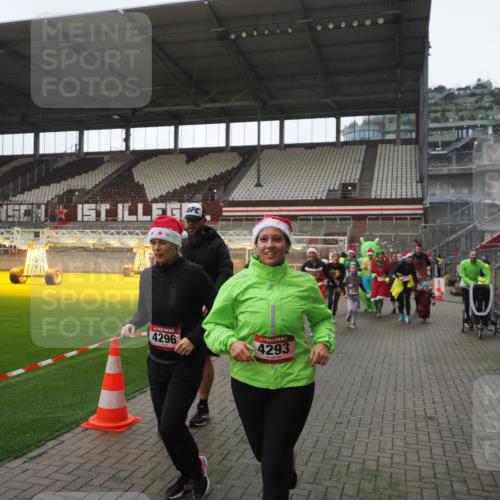 07.12.2025 - St. Pauli X-Mass-Run No. 15 Fabian Wolf http://msf.ph/oto/9395370 07.12.2025 10:29:36 Ziel 450, 458, 1039, 1198, 1201, 1204, 1209, 1373, 2001, 2878, 3080, 3468, 3469, 3470, 4007, 4009, 4126, 4264, 4266, 4293, 4296, 4440, 4472, 4476, 4531, 4695 meine-sportfotos.de