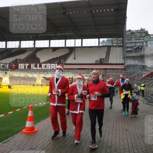 07.12.2025 - St. Pauli X-Mass-Run No. 15 Fabian Wolf http://msf.ph/oto/9395404 07.12.2025 10:29:46 Ziel 10, 423, 426, 1039, 1090, 1091, 1198, 1201, 1204, 1209, 1669, 2878, 3468, 3469, 3494, 3497, 3516, 3517, 4126, 4472, 4476, 4546 meine-sportfotos.de