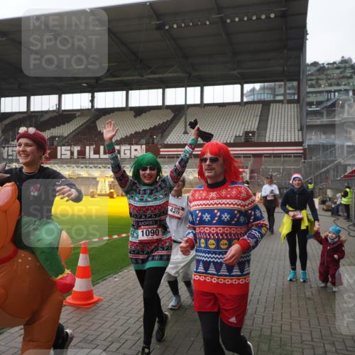 07.12.2025 - St. Pauli X-Mass-Run No. 15 Fabian Wolf http://msf.ph/oto/9395418 07.12.2025 10:29:53 Ziel 10, 423, 426, 1090, 1091, 1669, 2878, 3494, 3497, 3516, 3517, 4472, 4476, 4533, 4534, 4546 meine-sportfotos.de