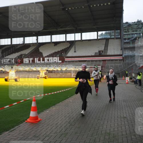 07.12.2025 - St. Pauli X-Mass-Run No. 15 Fabian Wolf http://msf.ph/oto/9395549 07.12.2025 10:30:59 Ziel 594, 601, 608, 1015, 1075, 3936, 3940, 3982, 3986, 4464 meine-sportfotos.de