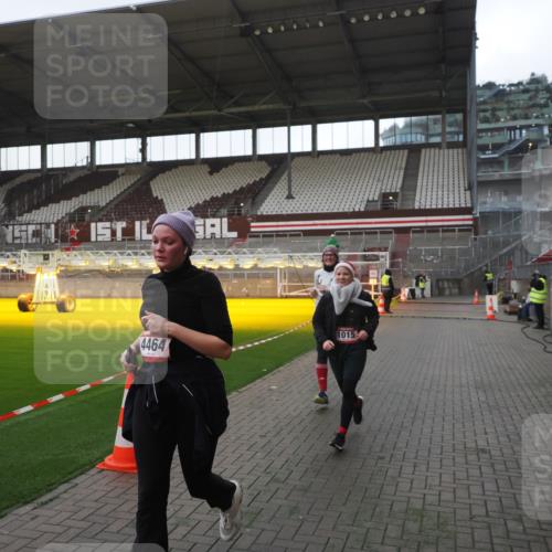 07.12.2025 - St. Pauli X-Mass-Run No. 15 Fabian Wolf http://msf.ph/oto/9395555 07.12.2025 10:31:00 Ziel 594, 601, 608, 1015, 1075, 3936, 3940, 3982, 3986, 4464 meine-sportfotos.de