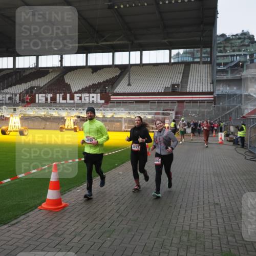 07.12.2025 - St. Pauli X-Mass-Run No. 15 Fabian Wolf http://msf.ph/oto/9395627 07.12.2025 10:31:41 Ziel 1818, 2352, 2540, 2541, 3895, 3896, 3897, 4518, 4519, 4520 meine-sportfotos.de