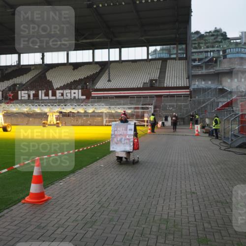 07.12.2025 - St. Pauli X-Mass-Run No. 15 Fabian Wolf http://msf.ph/oto/9395764 07.12.2025 10:32:34 Ziel 456, 651, 4758 meine-sportfotos.de